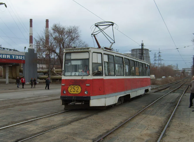 По каким улицам в Оренбурге ездят трамваи - фотография